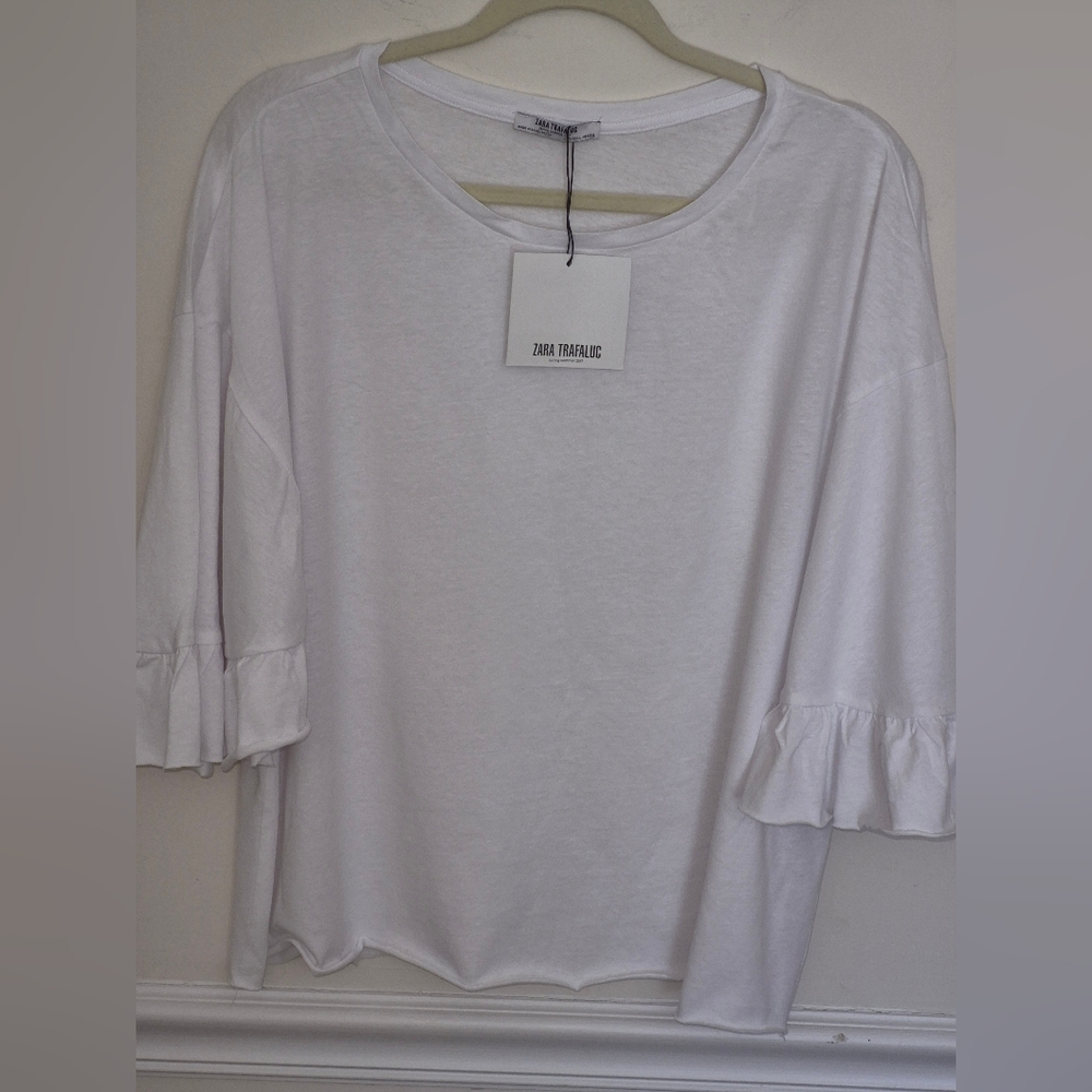 ZARA TRAFALUC Ovetsized White Ruffle Sleeve Top